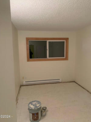 811 SW 6TH ST APT 3, NEWPORT, OR 97365, photo 4 of 7