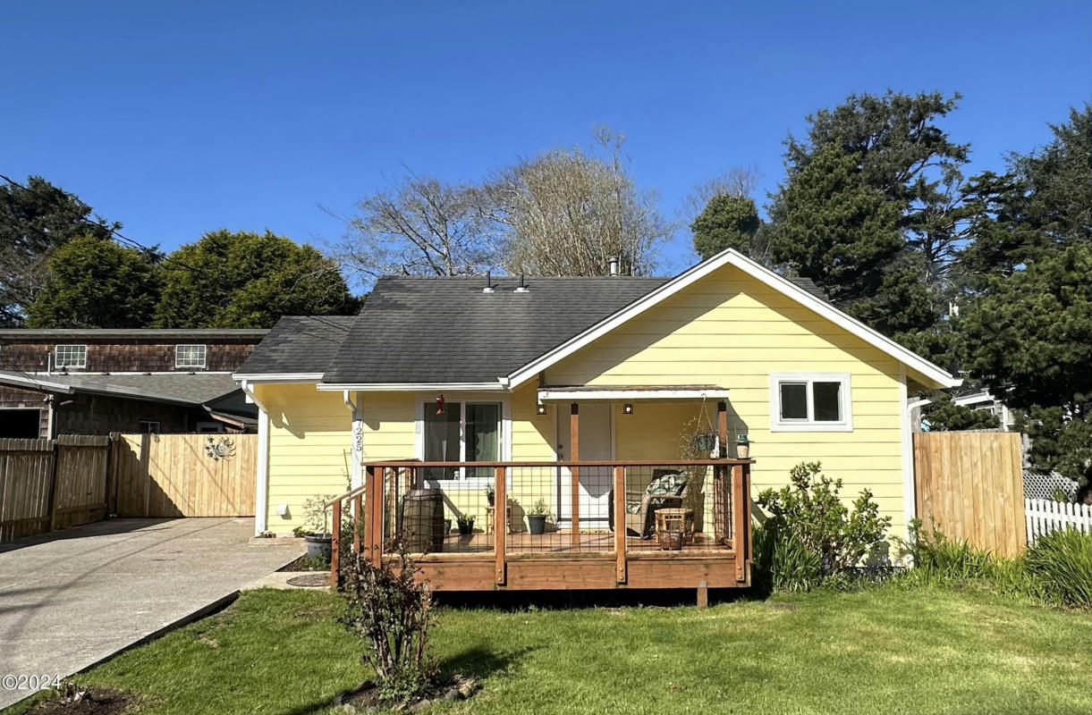 7225 TANGLEWOOD AVE, GLENEDEN BEACH, OR 97388, photo 1 of 13